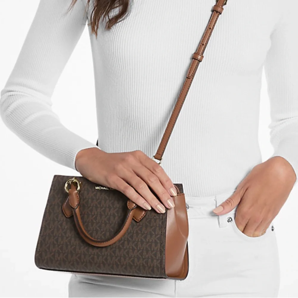 NWT Michael Kors Small Signature Logo Messenger - Picture 10 of 12